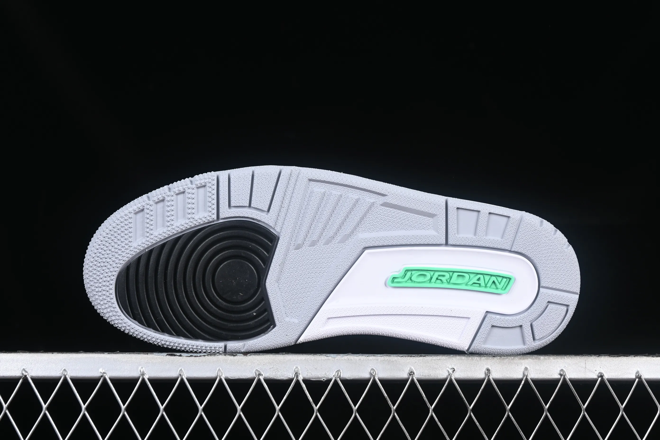 All categories Air Jordan Jordan series basketball shoes Air Jordan 3 L version Air Jordan 3 "Green Glow" AJ3 Joe 3 black and green CT8532-031
